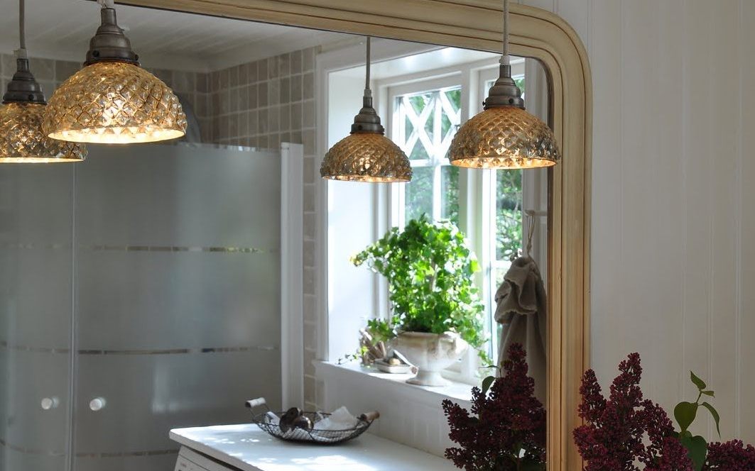 The Best Lighting Solutions For Small Bathroom